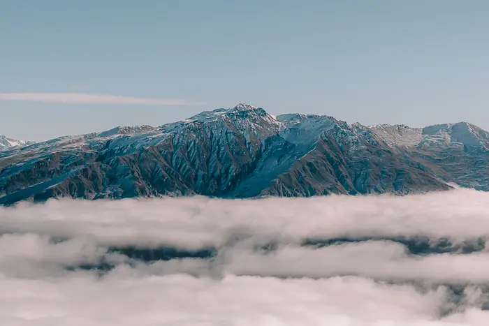 Mountains above the clouds, Dancing the Earth