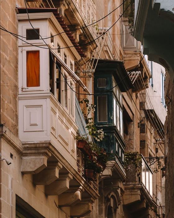 Malta travel guide Valletta balconies details by Dancing the Earth