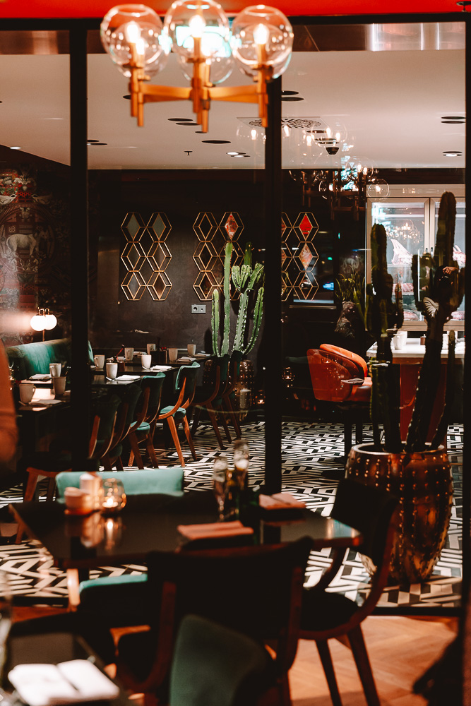 Midtown Grill restaurant, atmosphere, by Dancing The Earth