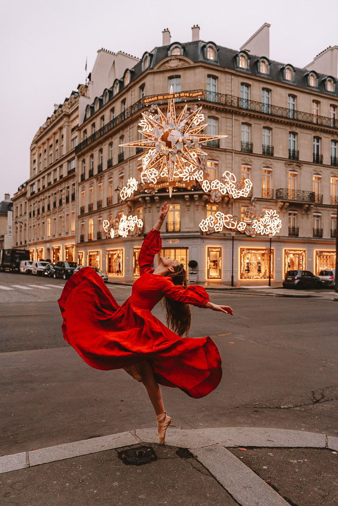 Christmas decorations Dior Avenue Montaigne, Dancing the Earth
