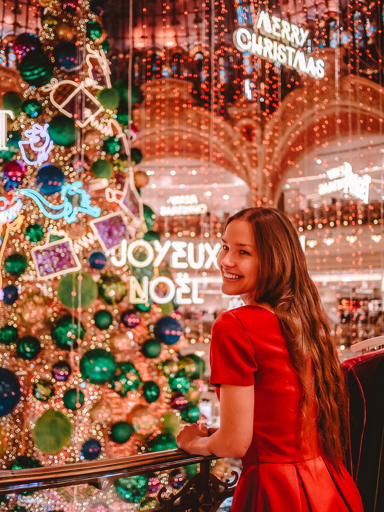 Merry Christmas from Galeries Lafayette, Dancing the Earth