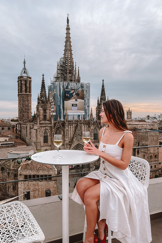 Barcelona Cathedral from the rooftop of Hotel Colon, Best photography spots in Barcelona, Dancing the Earth