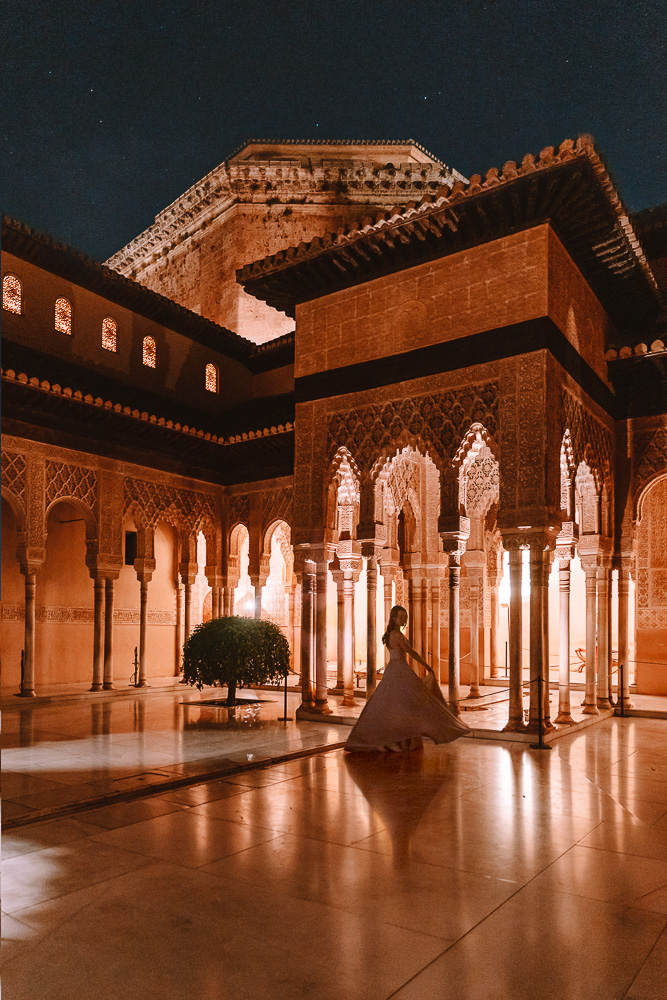 Granada weekend itinerary, Alhambra by night, by Dancing the Earth