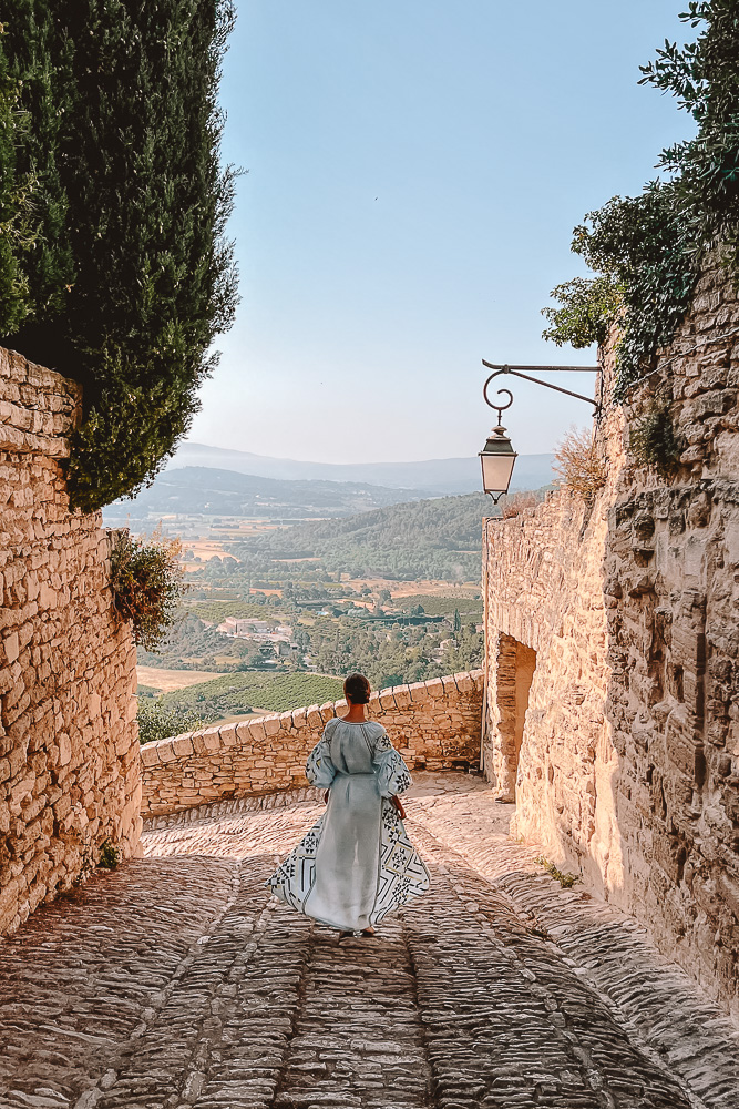 Provence villages, Gordes, by Dancing the Earth