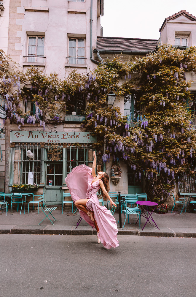Au Vieux Paris d'Arcole, by Dancing the Earth