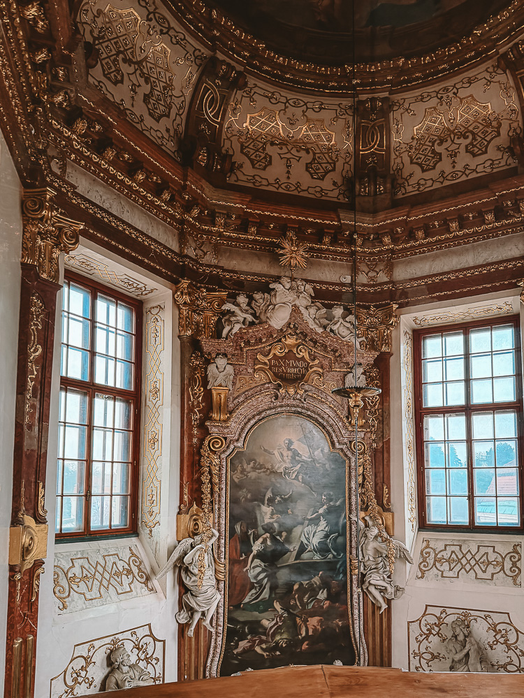 Belvedere Palace secret room, by Dancing the Earth